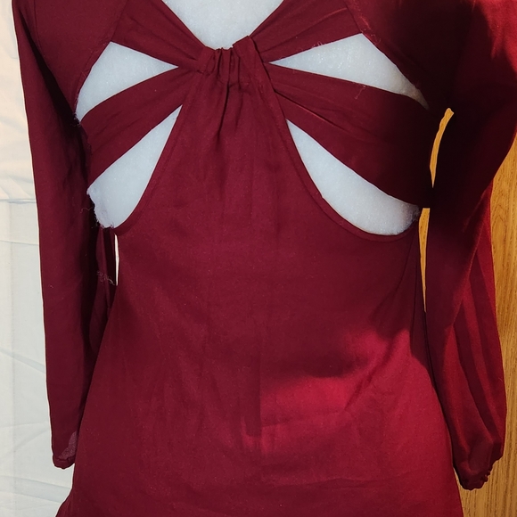 Charlotte Russe cut out back top - Picture 4 of 5